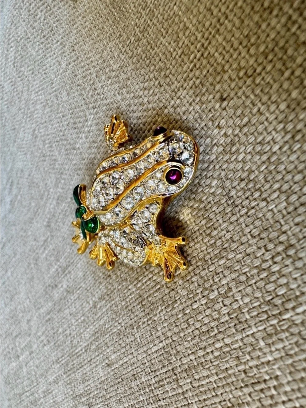 Rare Vintage Kenneth Jay Lane Enamel Ribbon Cabochon Eyes Frog Brooch Book Piece